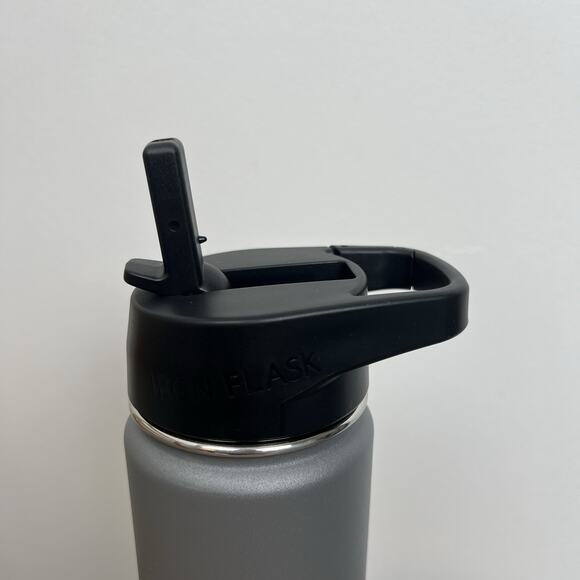 NEW - IRON °FLASK 22oz Camping & Hiking Hydration Flask Stainless Steel Gray - Picture 7 of 8